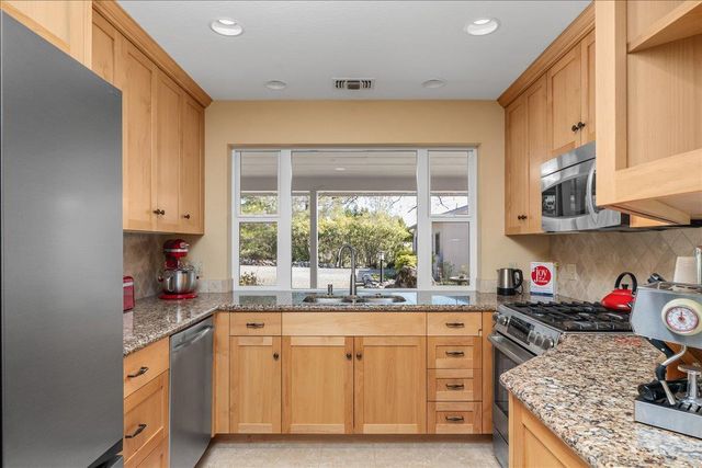 15666 Wolf Mountain Rd, Grass Valley, CA 95949