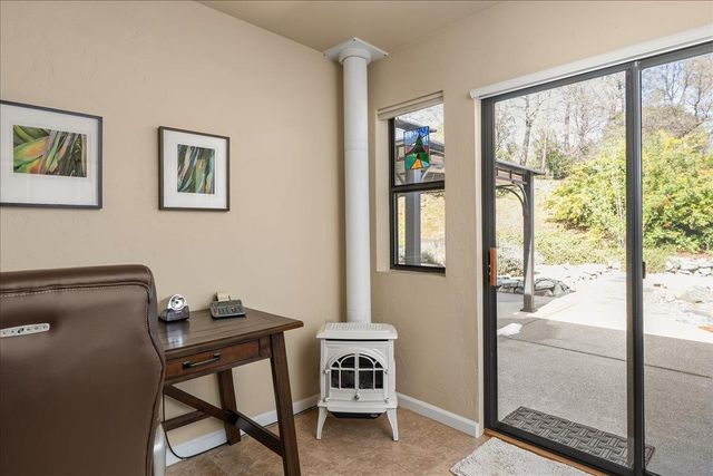 15666 Wolf Mountain Rd, Grass Valley, CA 95949