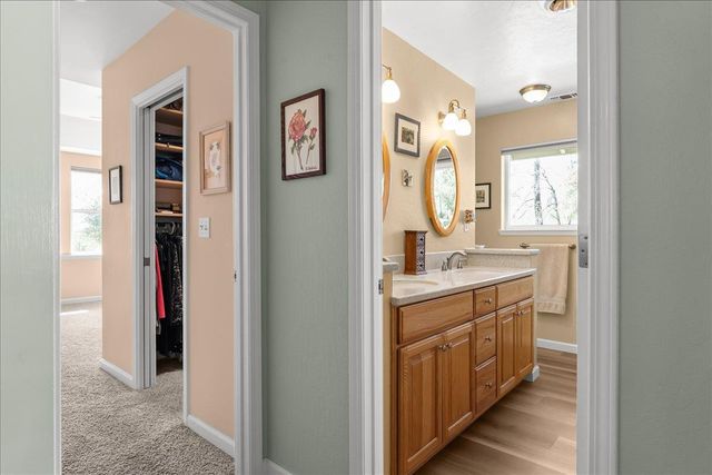 15666 Wolf Mountain Rd, Grass Valley, CA 95949