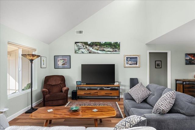 15666 Wolf Mountain Rd, Grass Valley, CA 95949