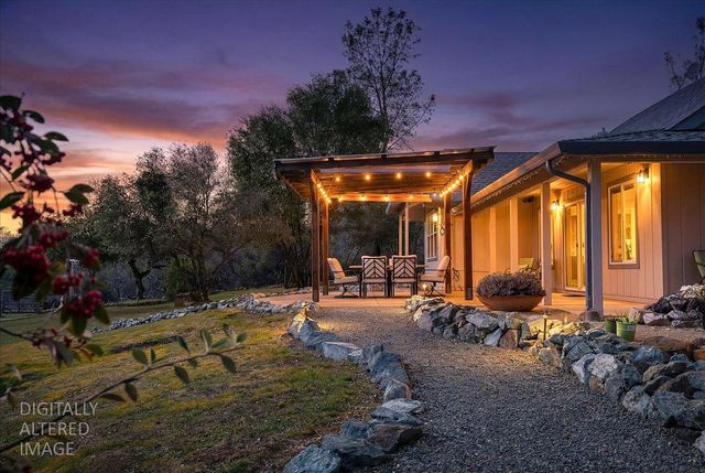 15666 Wolf Mountain Rd, Grass Valley, CA 95949