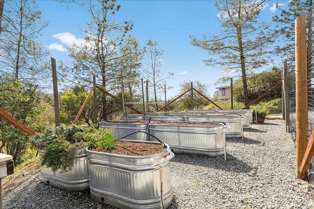 15666 Wolf Mountain Rd, Grass Valley, CA 95949