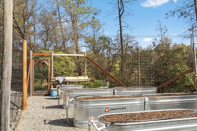 15666 Wolf Mountain Rd, Grass Valley, CA 95949