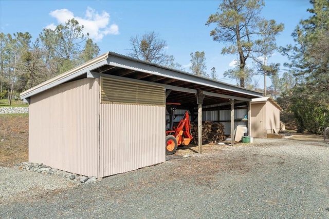 15666 Wolf Mountain Rd, Grass Valley, CA 95949