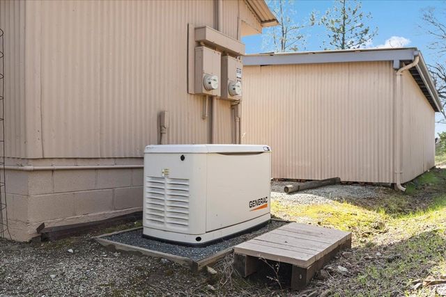 15666 Wolf Mountain Rd, Grass Valley, CA 95949