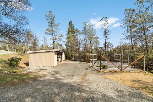 15666 Wolf Mountain Rd, Grass Valley, CA 95949