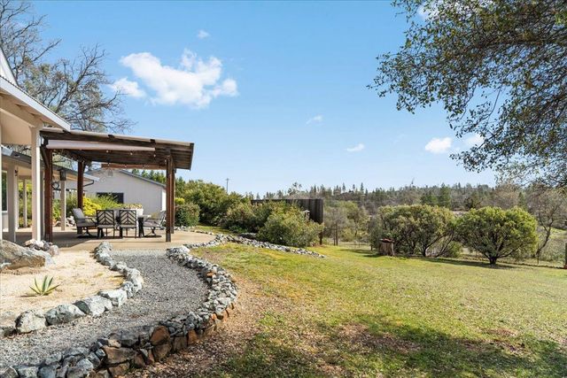 15666 Wolf Mountain Rd, Grass Valley, CA 95949