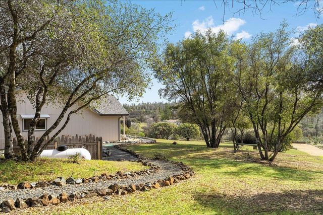 15666 Wolf Mountain Rd, Grass Valley, CA 95949