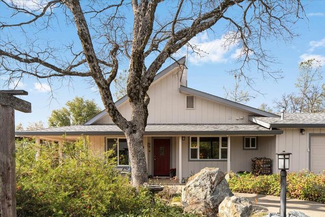 15666 Wolf Mountain Rd, Grass Valley, CA 95949