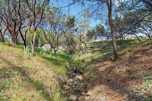 15666 Wolf Mountain Rd, Grass Valley, CA 95949