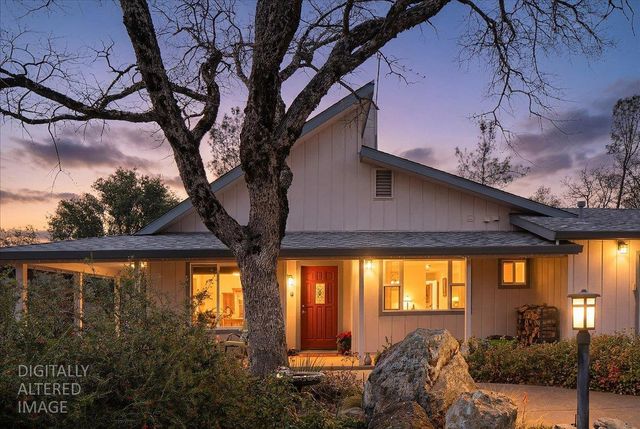 15666 Wolf Mountain Rd, Grass Valley, CA 95949