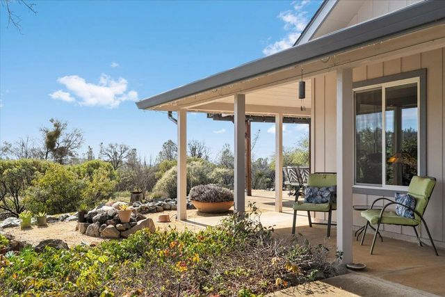 15666 Wolf Mountain Rd, Grass Valley, CA 95949