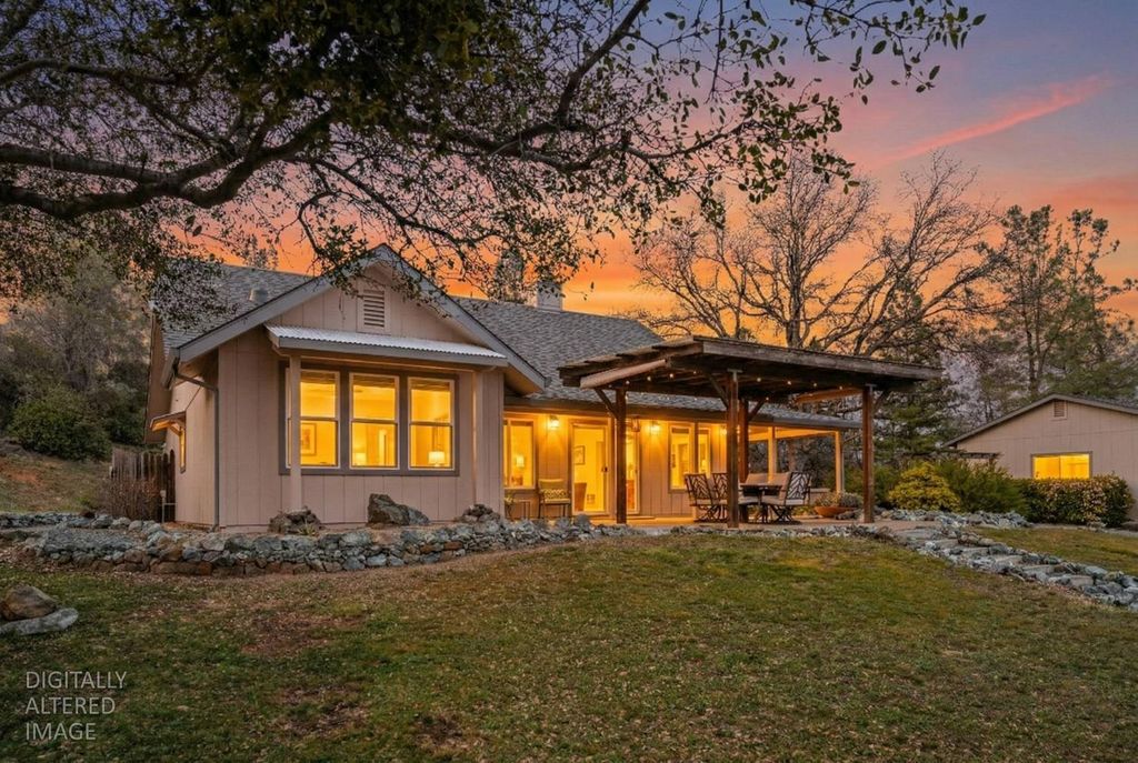 15666 Wolf Mountain Rd, Grass Valley, CA 95949