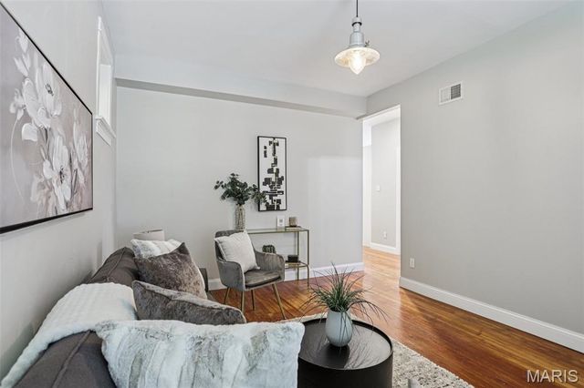 5532 Lansdowne Avenue, St Louis, MO 63109