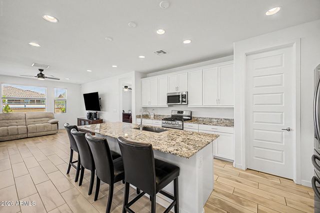 537 S PHEASANT Drive, Gilbert, AZ 85296