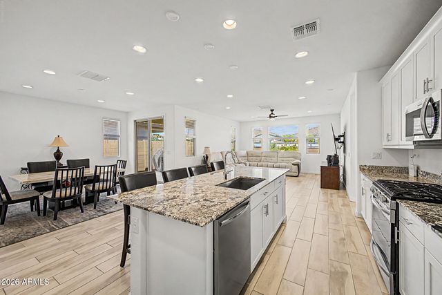 537 S PHEASANT Drive, Gilbert, AZ 85296
