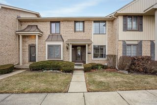 29088 Yorkshire Lane, Warren, MI 48088