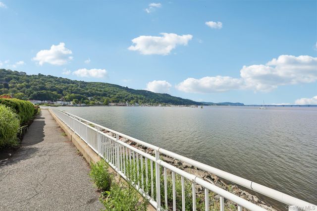 409 Harbor Cove PH 409, Piermont, NY 10968