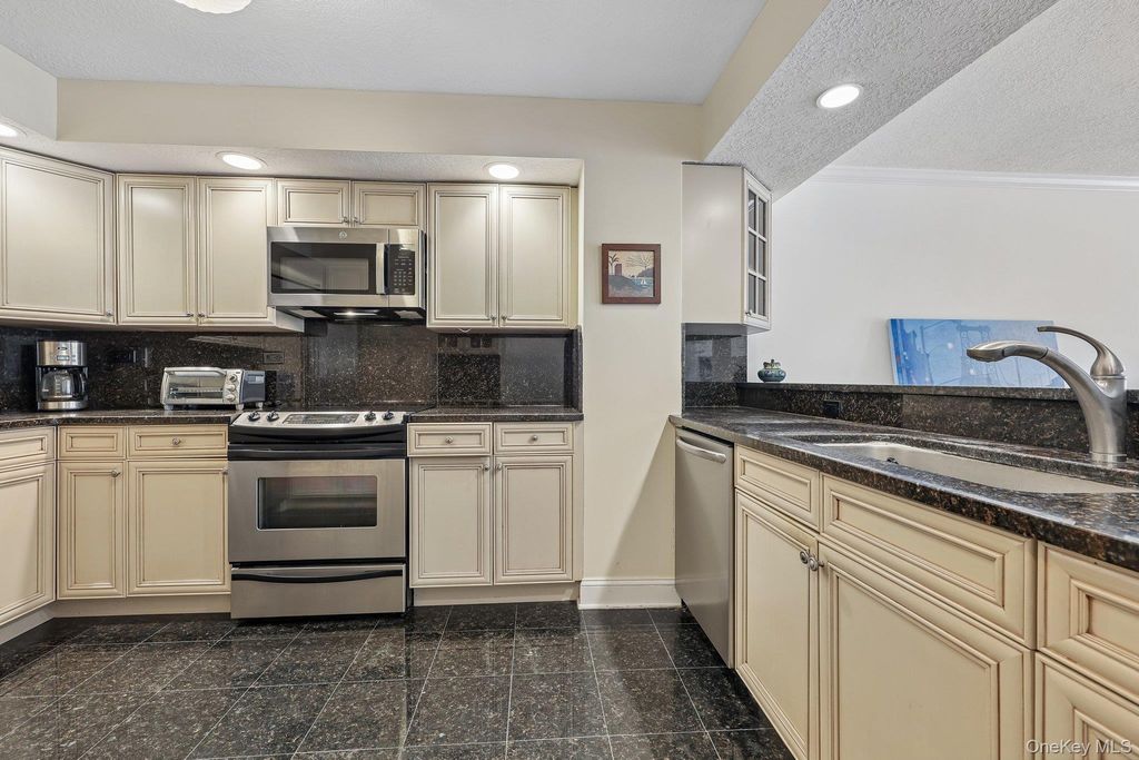 409 Harbor Cove #409, Piermont, NY 10968 — photo 5