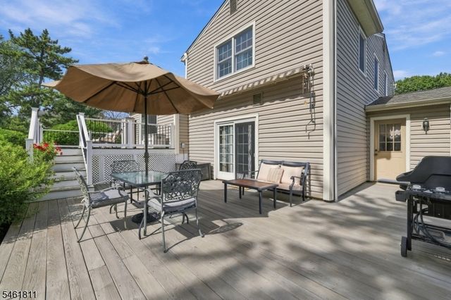 41 Fleetwood Dr, Rockaway Twp., NJ 07866