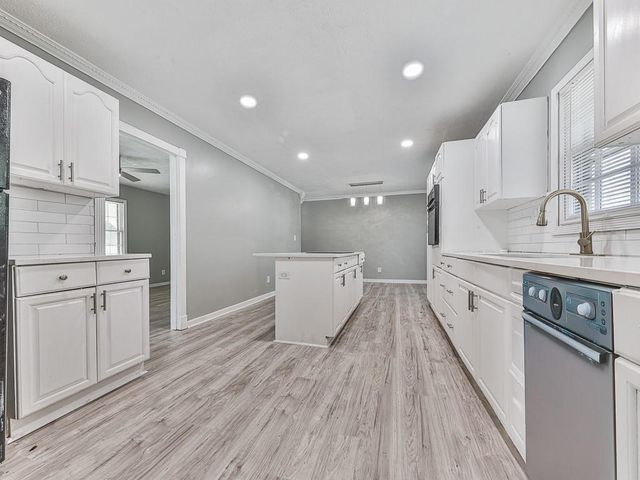 6266 Auburn Drive, Riverdale, GA 30296
