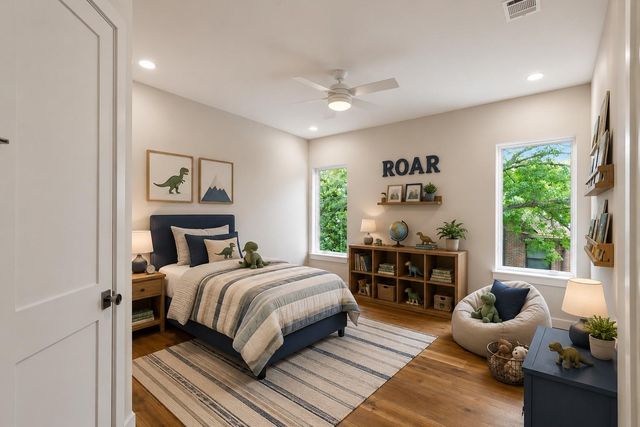 2341 Maroneal St, Houston, TX 77030