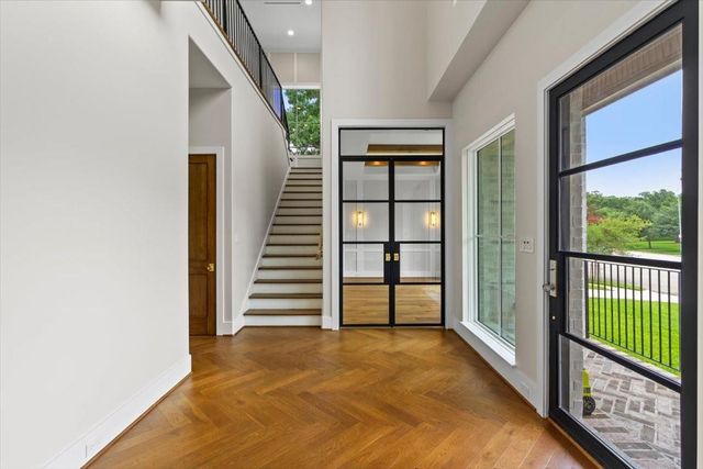 2341 Maroneal St, Houston, TX 77030