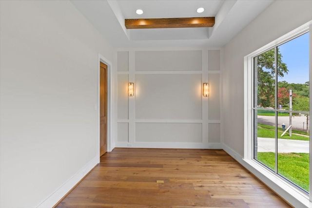 2341 Maroneal St, Houston, TX 77030