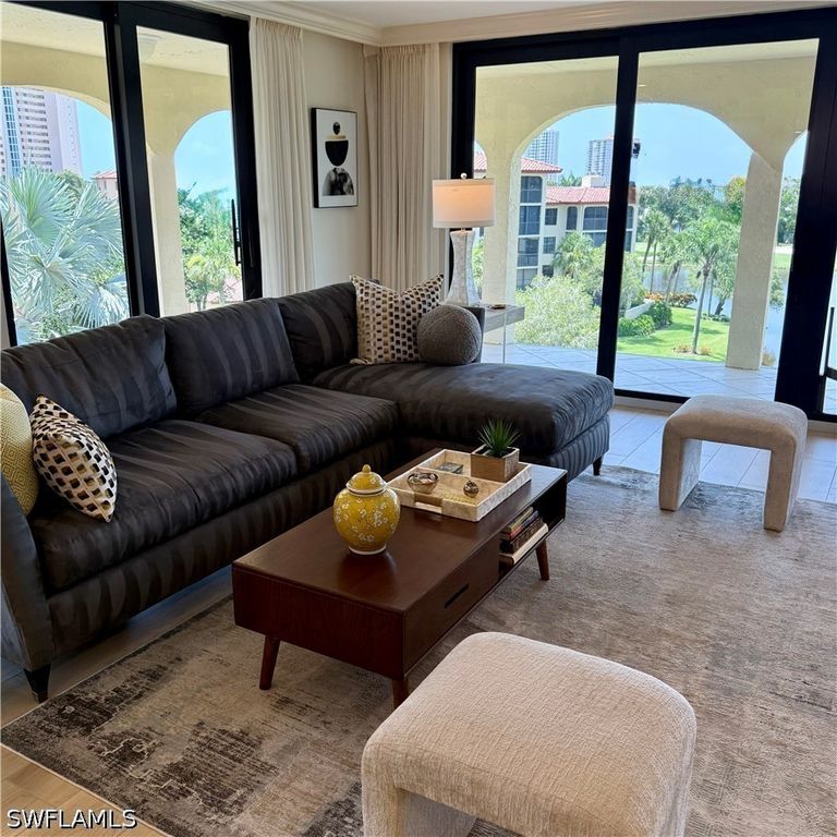 6020 Pelican Bay BLVD E402, Naples, FL 34108