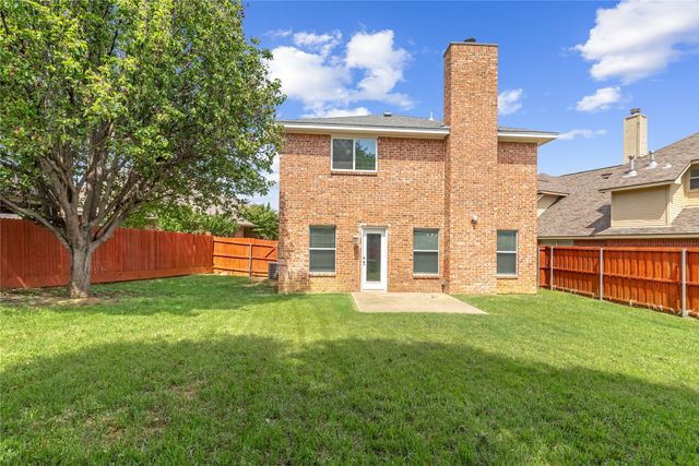 901 Saddle Drive, Euless, TX 76039