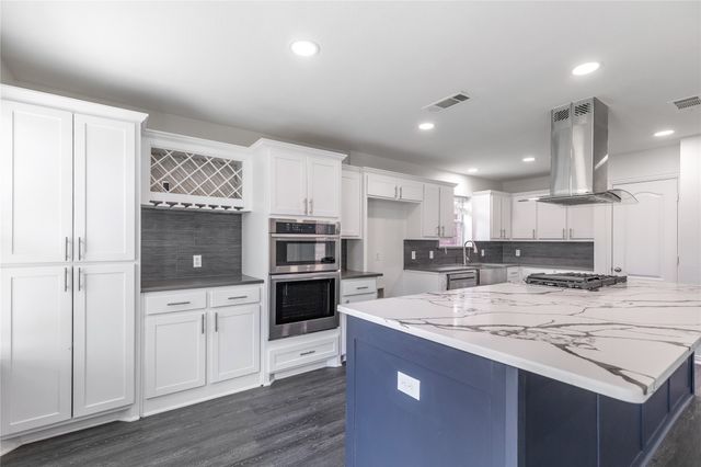 901 Saddle Drive, Euless, TX 76039