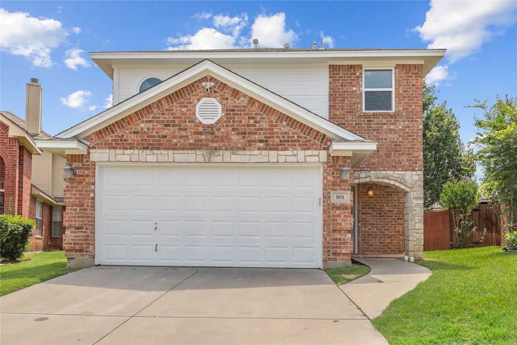 901 Saddle Drive, Euless, TX 76039