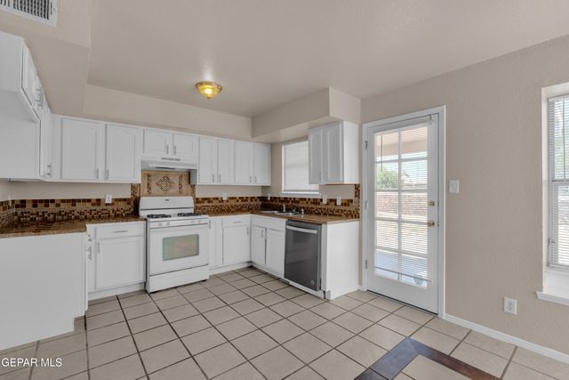 5917 CHIPPENDALE Avenue, El Paso, TX 79934