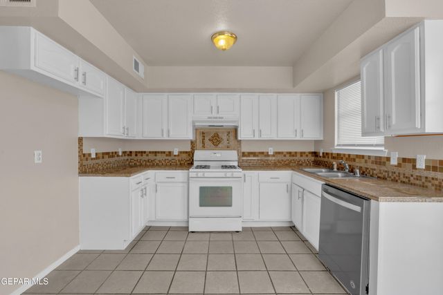 5917 CHIPPENDALE Avenue, El Paso, TX 79934