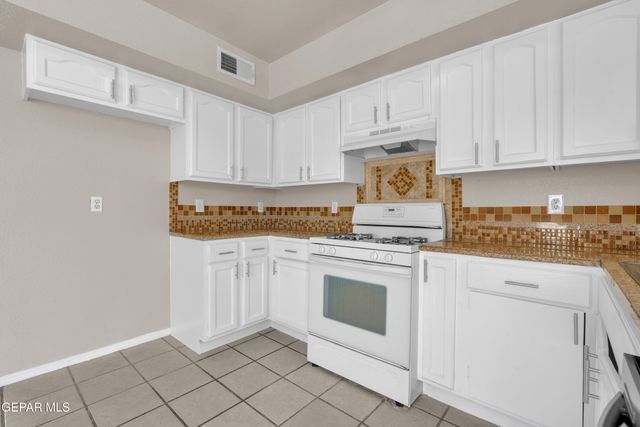 5917 CHIPPENDALE Avenue, El Paso, TX 79934