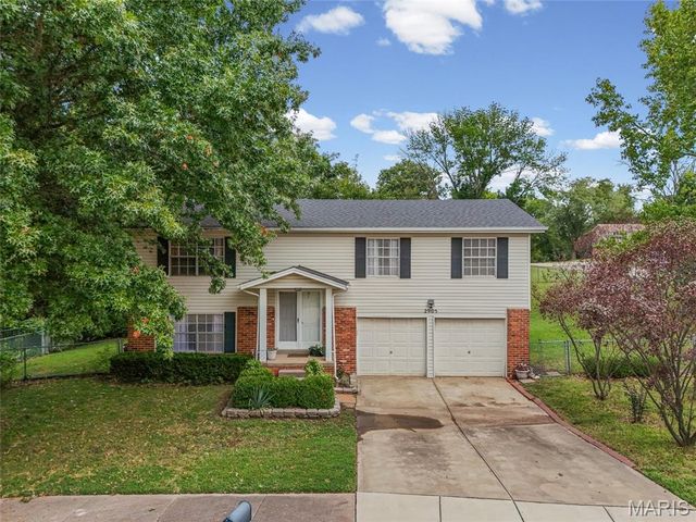 2905 Misty Circle, Oakville, MO 63129
