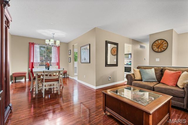2905 Misty Circle, Oakville, MO 63129