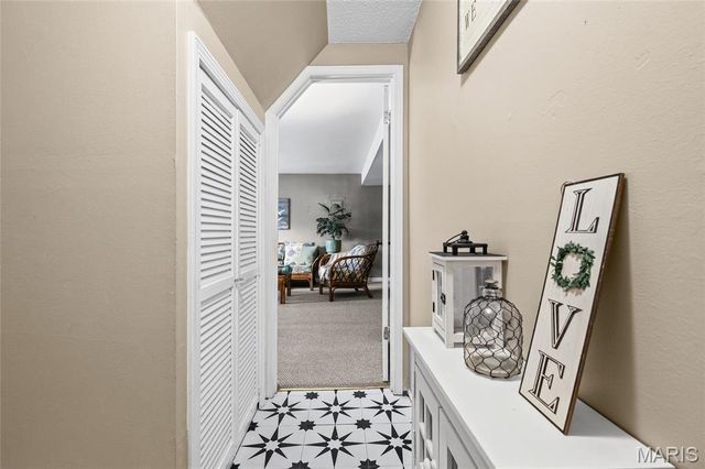 2905 Misty Circle, Oakville, MO 63129