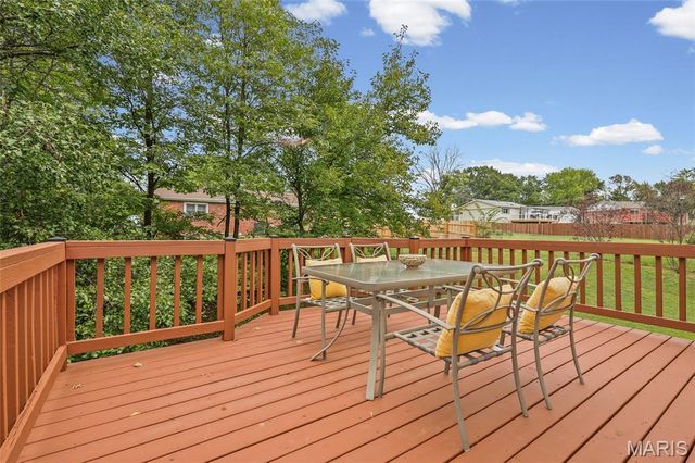 2905 Misty Circle, Oakville, MO 63129