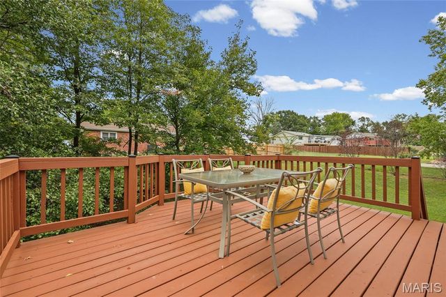 2905 Misty Circle, Oakville, MO 63129
