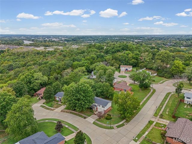 2905 Misty Circle, Oakville, MO 63129