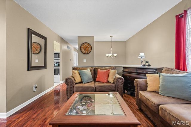 2905 Misty Circle, Oakville, MO 63129