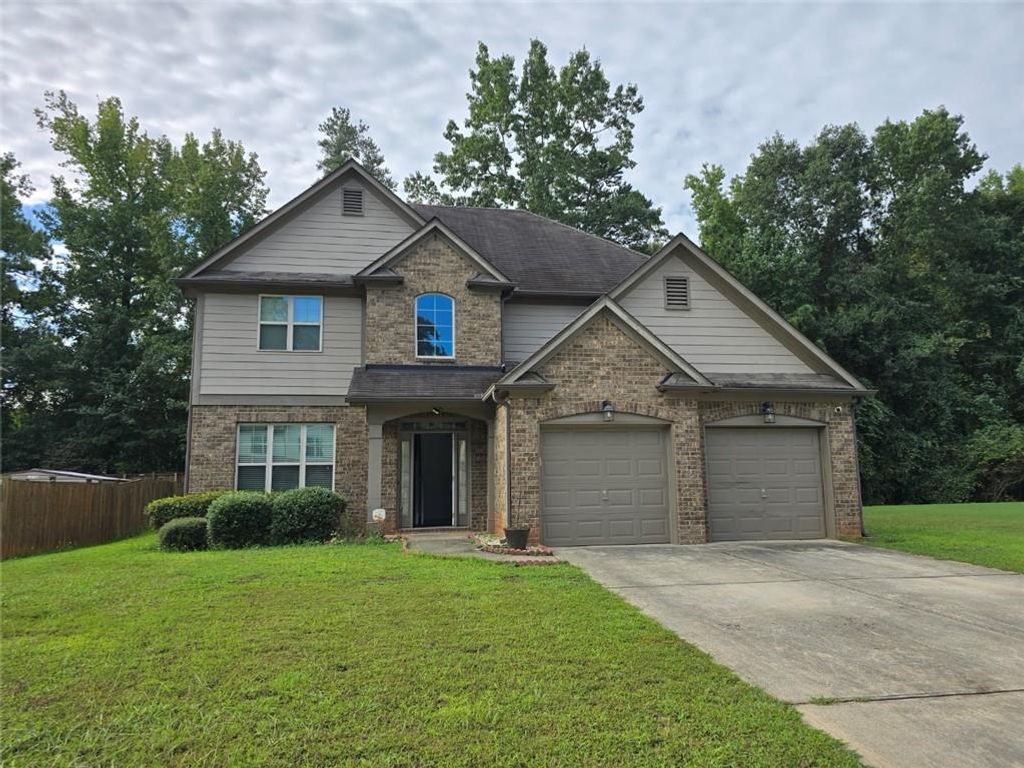 3907 Dunaire Drive, Stone Mountain, GA 30083