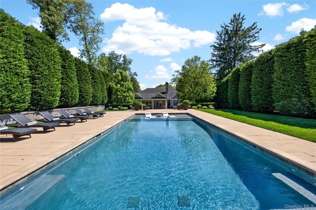 379 Frost Pond Road, Glen Head, NY 11545