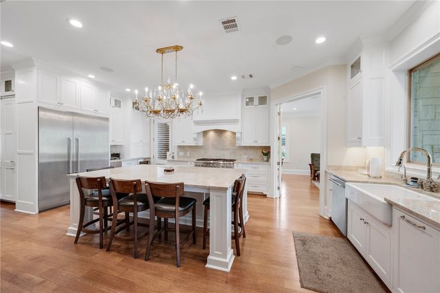 5108 Inverness Drive, Bryan, TX 77802