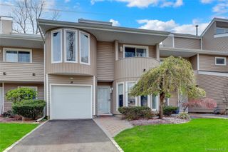 15 Kristin Lane, Hauppauge, NY 11788