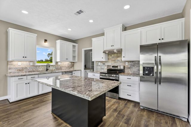 1478 Connor Landing, Madisonville, TX 77864