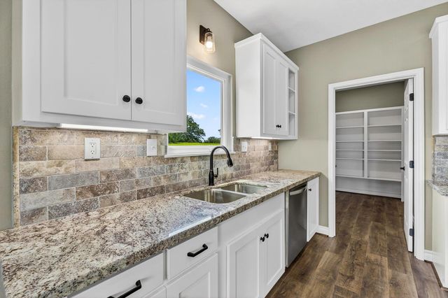 1478 Connor Landing, Madisonville, TX 77864