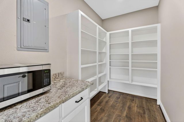 1478 Connor Landing, Madisonville, TX 77864