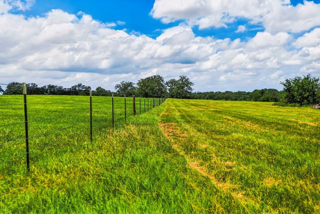 1478 Connor Landing, Madisonville, TX 77864